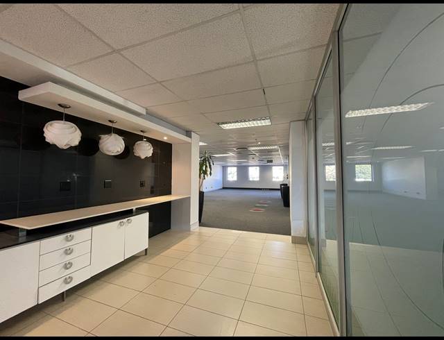 332M² OFFICE TO LET IN SANDTON CENTRAL